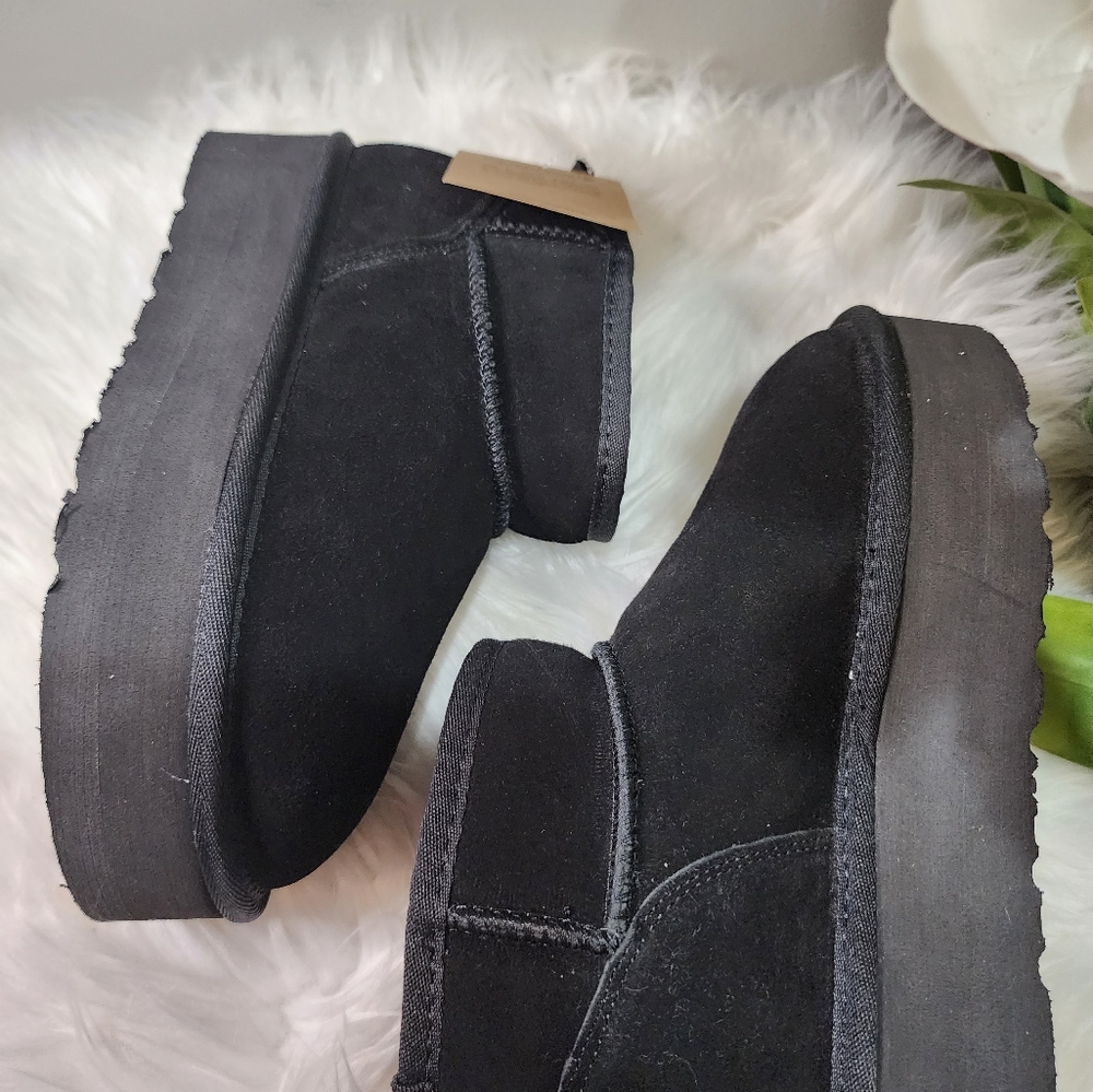 Bearpaw Retro Shorty Water Repellent Platform Boot (Women)New - Picture 3 of 5